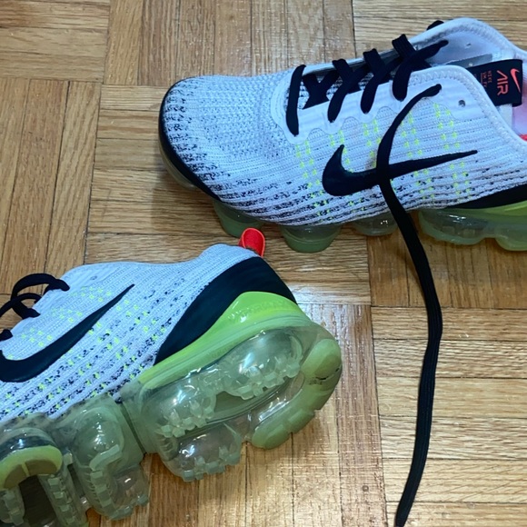 WOMEN’S NIKE AIR VAPORMAX FLYKNIT 3 - GREEN COLLECTION - SIZE 5.5 - Picture 5 of 8